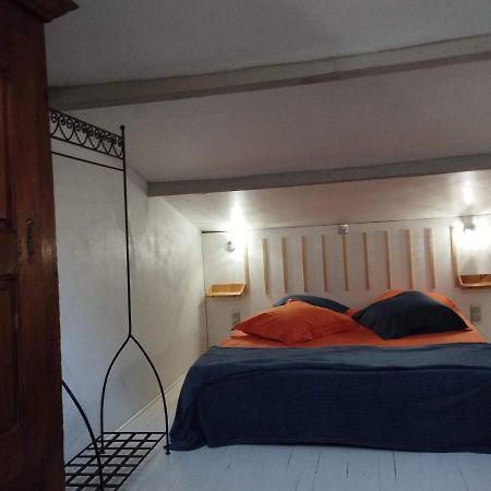 Chambre D'Hotes L'Orange Bleue Rustrel Dış mekan fotoğraf